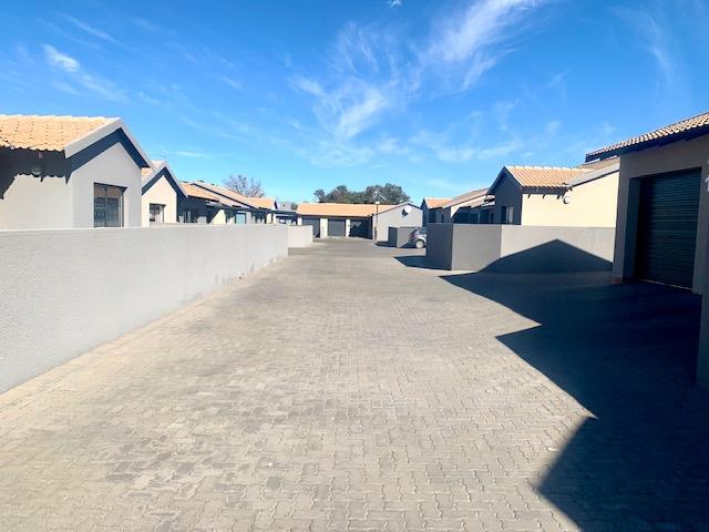 3 Bedroom Property for Sale in Heuwelsig Free State